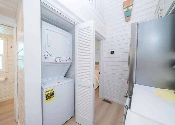 Bubbles And Brews, Road Runner Holiday home